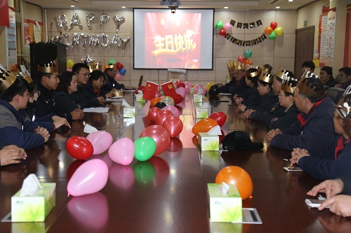 1.4亚美am8ag旗舰厅化学召开员工集体生日会68.JPG