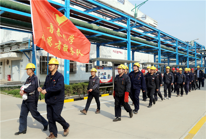 亚美am8ag旗舰厅化学“主题党日+”模式让组织生活“神形兼备” (14).jpg